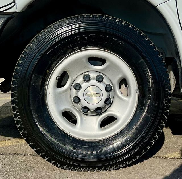 2023 Chevrolet Express Passenger RWD 3500 155" LS - 22978641 - 22