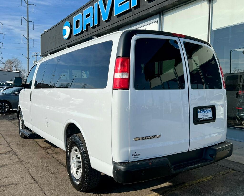 2023 Chevrolet Express Passenger RWD 3500 155" LS - 22978641 - 2