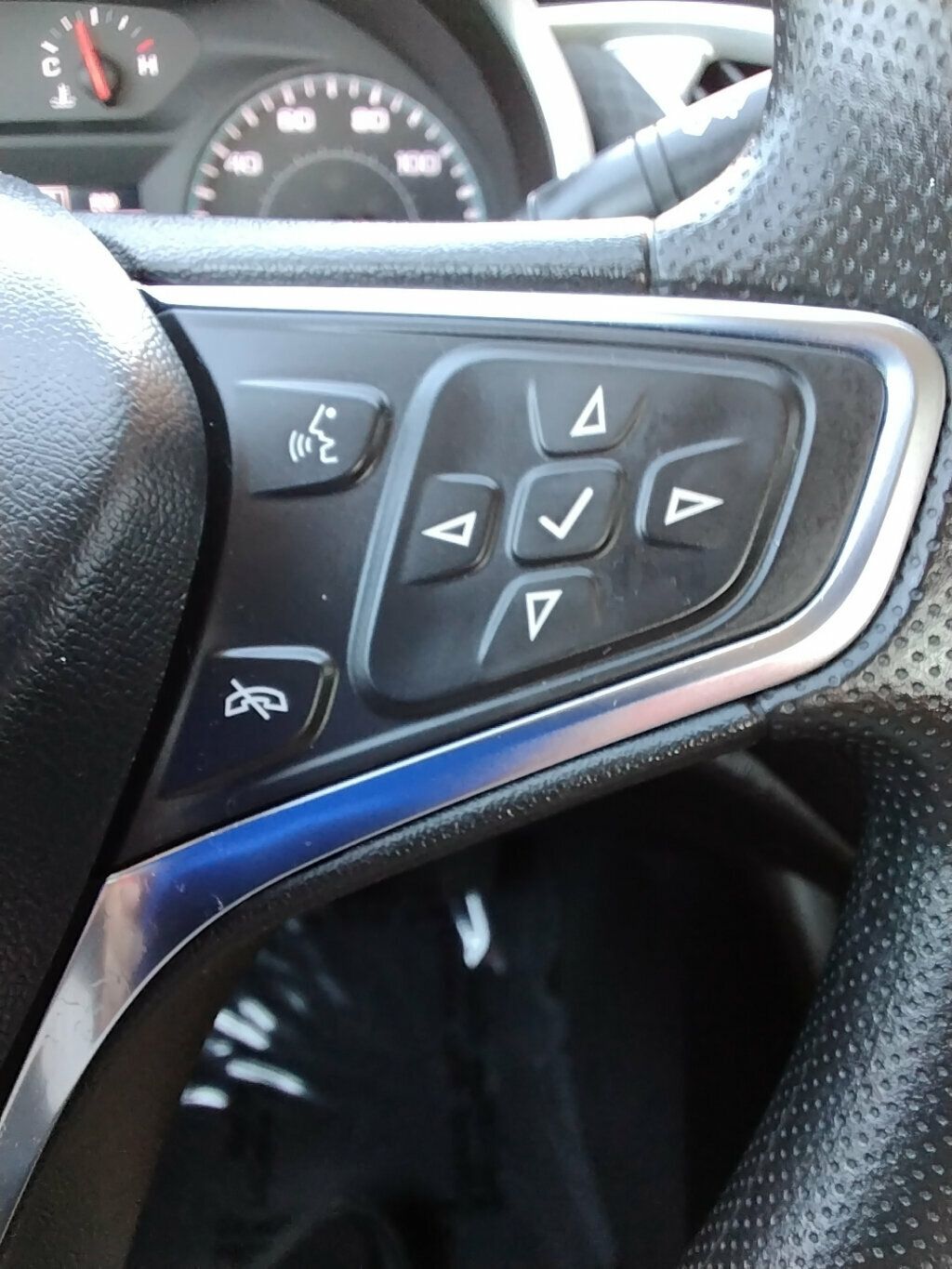 2023 Chevrolet Malibu 1LT photo 13