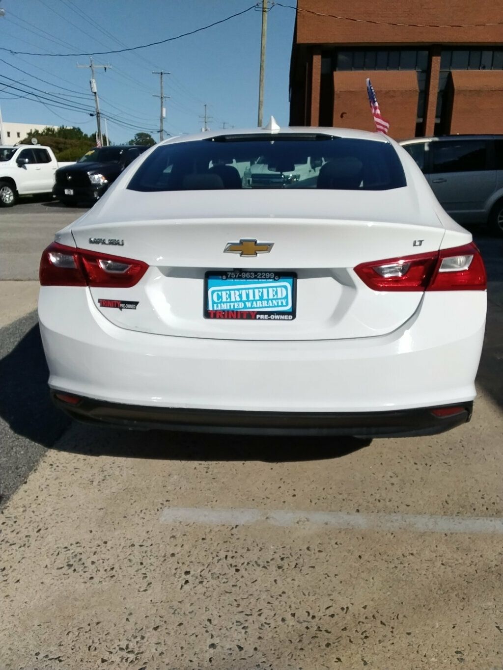 2023 Chevrolet Malibu 1LT photo 2