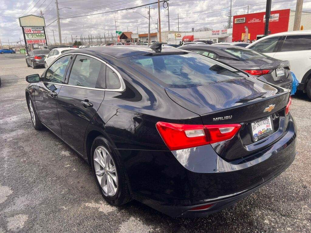 2023 Chevrolet Malibu 1LT photo 3