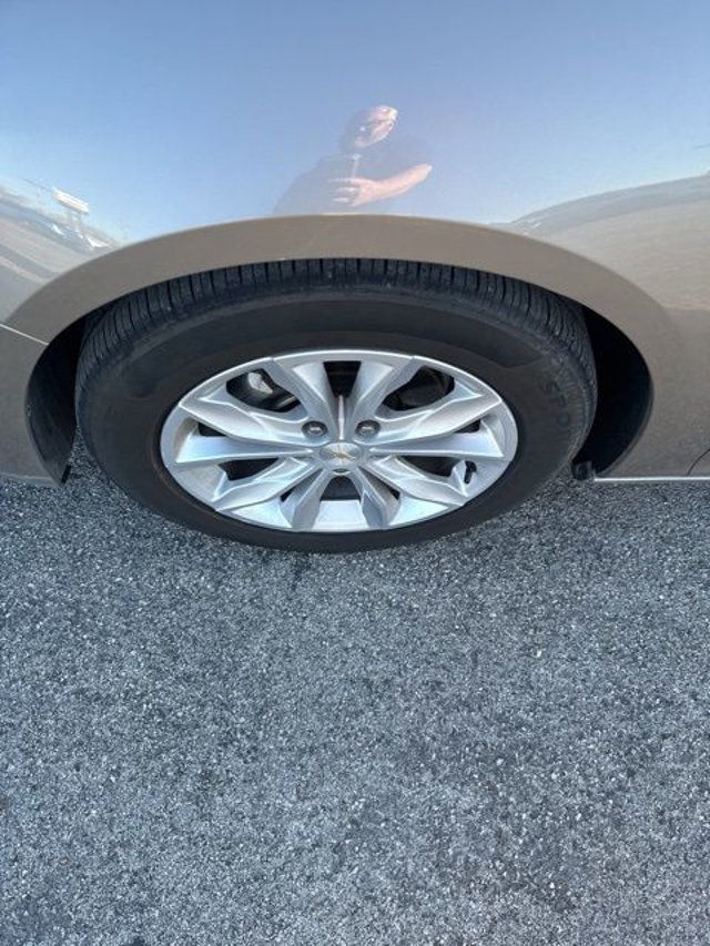 2023 Chevrolet Malibu 4dr Sedan 1LT - 23012220 - 1