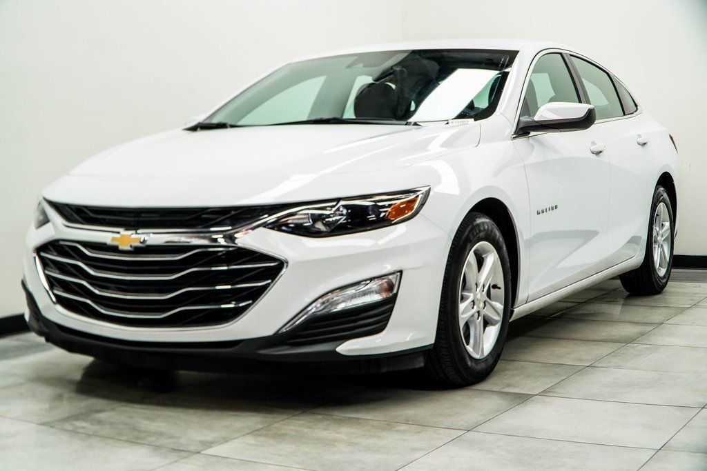 2023 Chevrolet Malibu LS photo 4