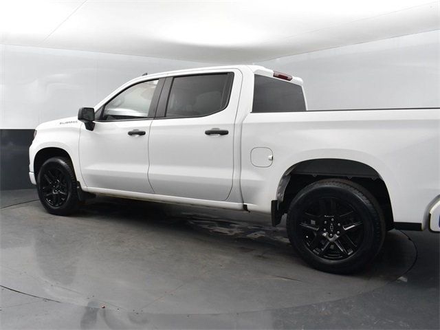 2023 Chevrolet Silverado 1500 Custom photo 2