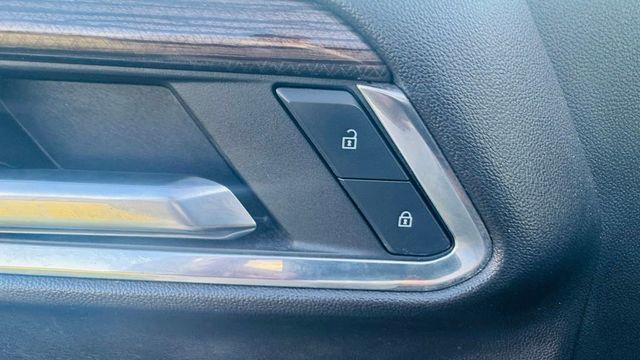 2023 Chevrolet Silverado 1500 2WD Crew Cab 147" LT - 23017678 - 6