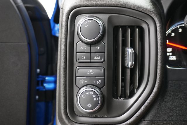 2023 Chevrolet Silverado 1500 4WD Crew Cab 147" Custom - 22939491 - 18