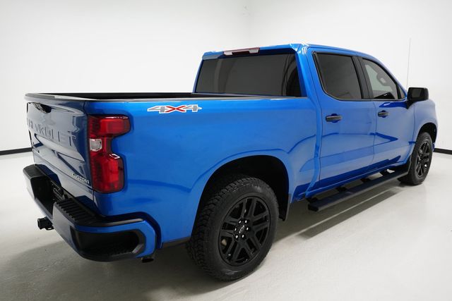 2023 Chevrolet Silverado 1500 4WD Crew Cab 147" Custom - 22939491 - 3