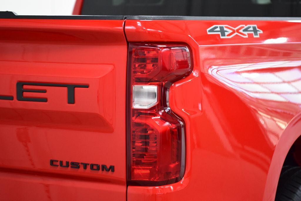 2023 Chevrolet Silverado 1500 4WD Crew Cab 147" Custom - 23055353 - 17