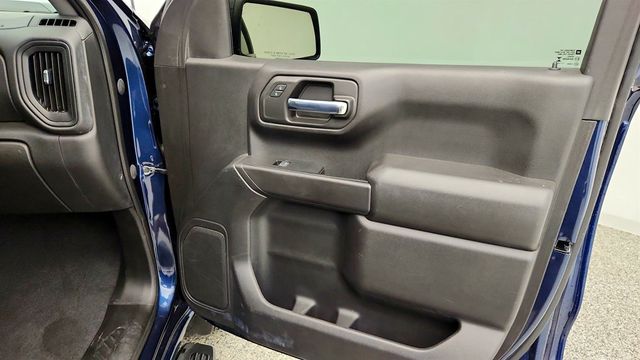 2023 Chevrolet Silverado 1500 4WD Crew Cab 147'' Custom - 23039475 - 24