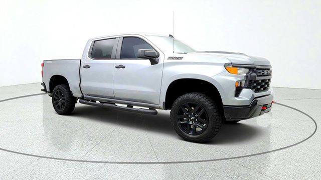 2023 Chevrolet Silverado 1500 4WD Crew Cab 147'' Custom Trail Boss w/ Assist Steps & Bedliner - 23094498 - 2