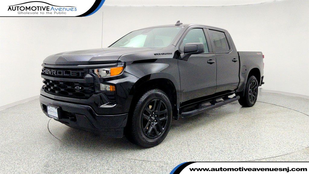 2023 Chevrolet Silverado 1500 4WD Crew Cab 147’’ Custom with Dark Essentials Package - 22959926 | Video 1