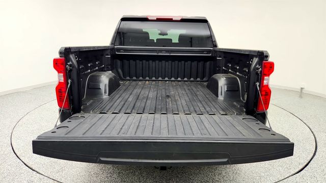 2023 Chevrolet Silverado 1500 4WD Crew Cab 147’’ Custom with Dark Essentials Package - 22959926 - 21