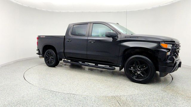 2023 Chevrolet Silverado 1500 4WD Crew Cab 147’’ Custom with Dark Essentials Package - 22959926 - 2