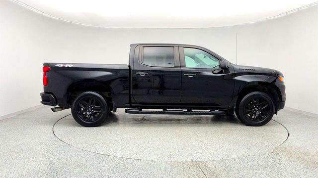 2023 Chevrolet Silverado 1500 4WD Crew Cab 147’’ Custom with Dark Essentials Package - 22959926 - 3