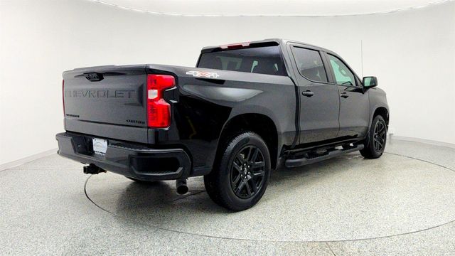2023 Chevrolet Silverado 1500 4WD Crew Cab 147’’ Custom with Dark Essentials Package - 22959926 - 4