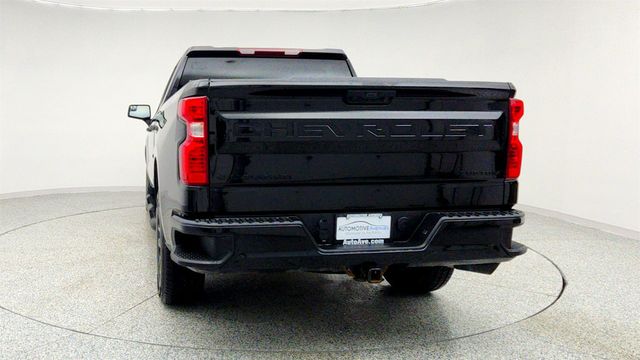2023 Chevrolet Silverado 1500 4WD Crew Cab 147’’ Custom with Dark Essentials Package - 22959926 - 5