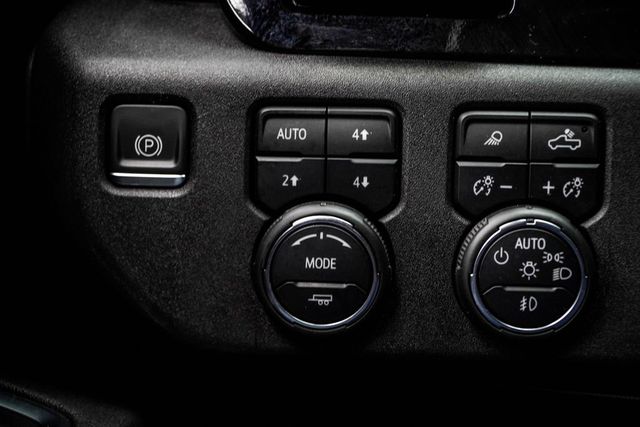 2023 Chevrolet Silverado 1500 4WD Crew Cab 147" High Country - 23065826 - 35