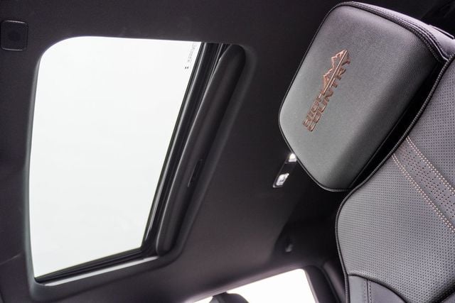 2023 Chevrolet Silverado 1500 4WD Crew Cab 147" High Country - 22951691 - 7