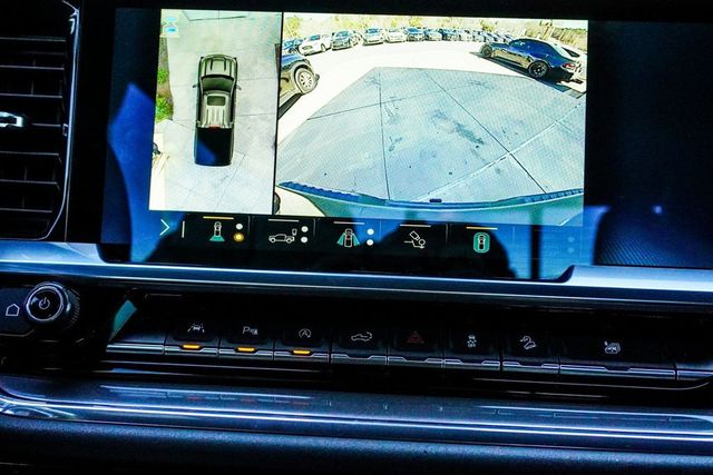 2023 Chevrolet Silverado 1500 4WD Crew Cab 147" High Country - 22968318 - 25