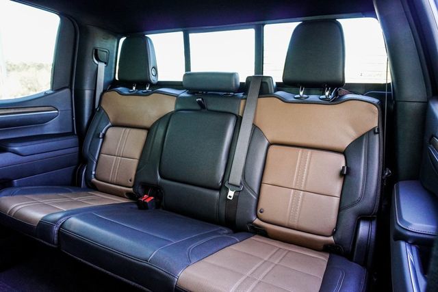 2023 Chevrolet Silverado 1500 4WD Crew Cab 147" High Country - 22968318 - 35