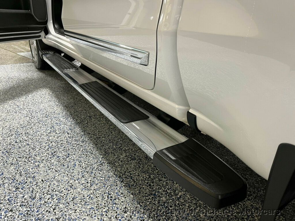 2023 Chevrolet Silverado 1500 4WD Crew Cab 147" High Country - 22973892 - 12