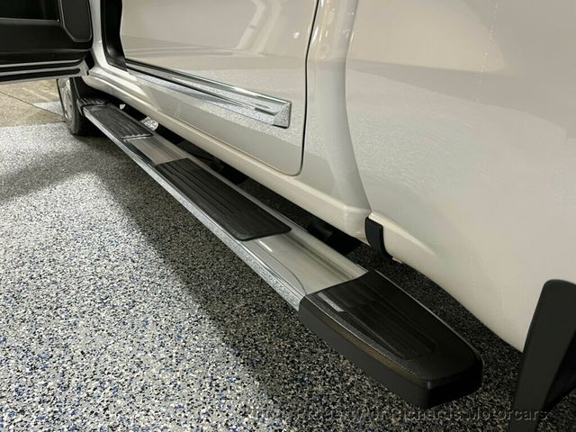 2023 Chevrolet Silverado 1500 4WD Crew Cab 147" High Country - 22973892 - 12