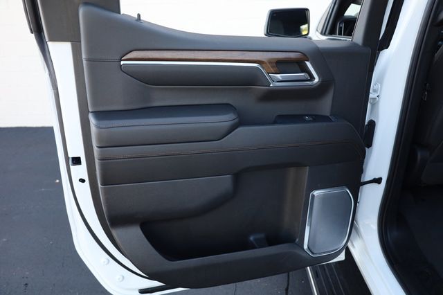 2023 Chevrolet Silverado 1500 4WD Crew Cab 147" High Country w/LOADED! - 22898832 - 16