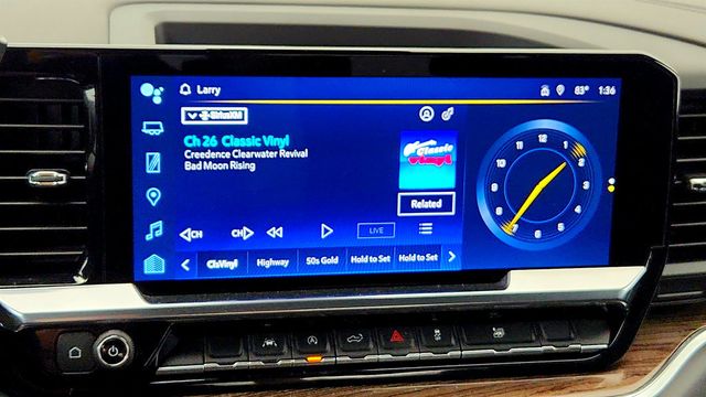 2023 Chevrolet Silverado 1500 4WD Crew Cab 147'' LT (2FL)  - 23032153 - 17