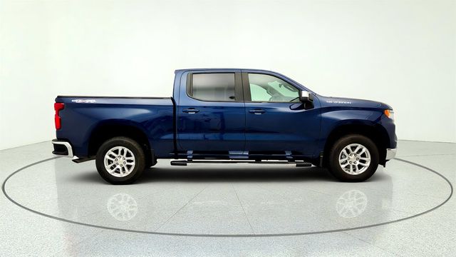 2023 Chevrolet Silverado 1500 4WD Crew Cab 147'' LT (2FL)  - 23032153 - 3