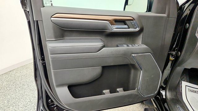 2023 Chevrolet Silverado 1500 4WD Crew Cab 147'' LT Trail Boss w/ Assist Steps & Protection - 23066488 - 9