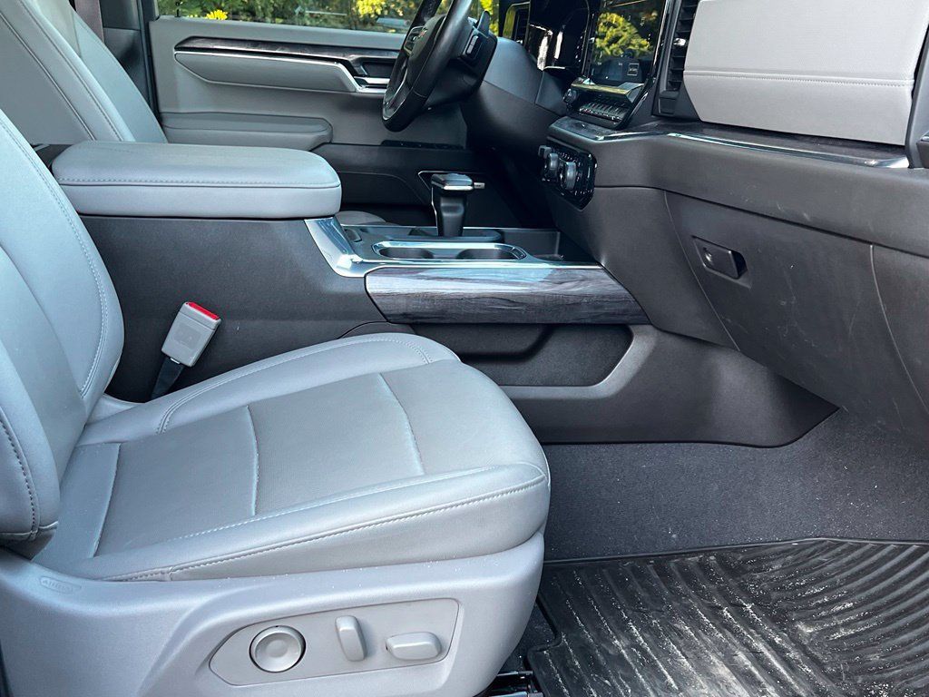 2023 Chevrolet Silverado 1500 4WD Crew Cab 147" LTZ - 23097694 - 10