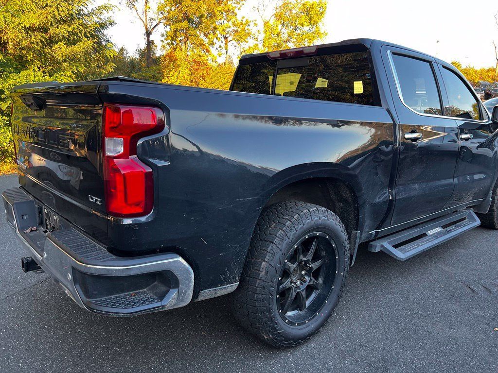 2023 Chevrolet Silverado 1500 4WD Crew Cab 147" LTZ - 23097694 - 3