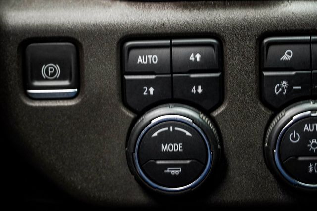 2023 Chevrolet Silverado 1500 4WD Crew Cab 147" LTZ - 22956003 - 25