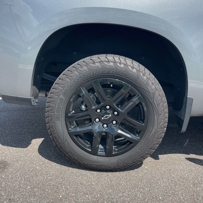 2023 Chevrolet Silverado 1500 4WD Crew Cab 147" RST - 23082620 - 13