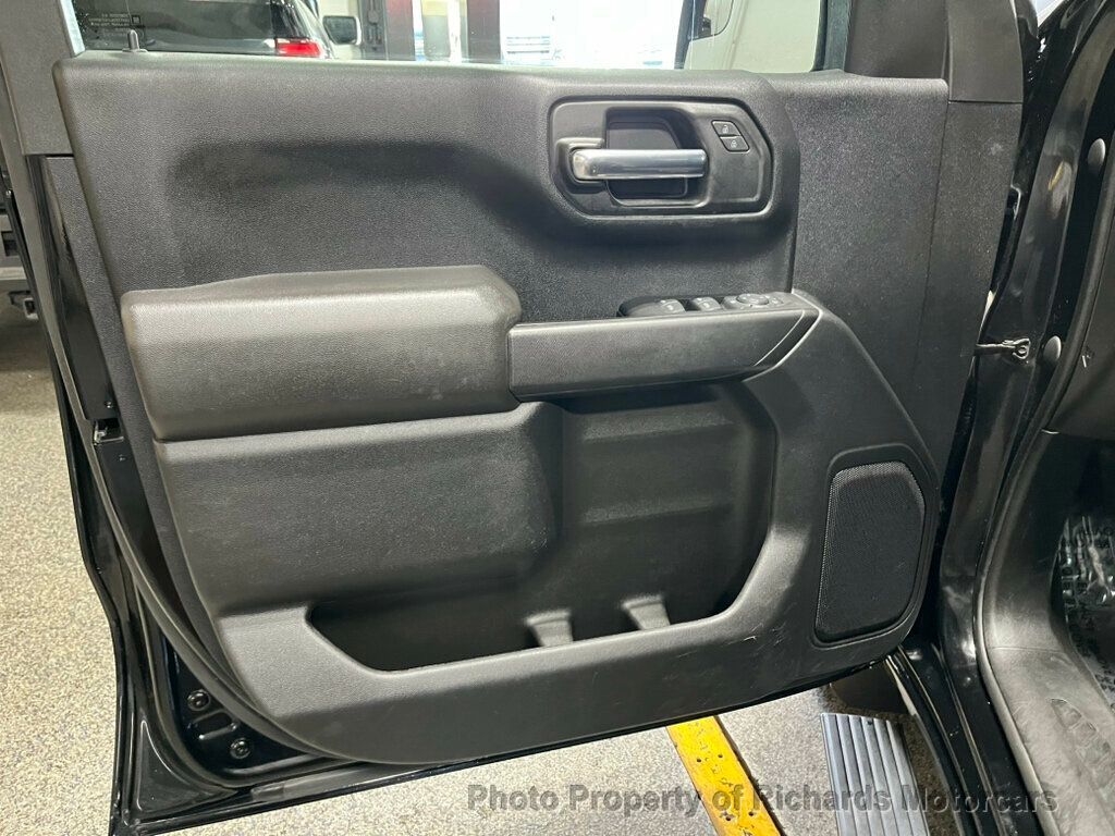 2023 Chevrolet Silverado 1500 Custom photo 5