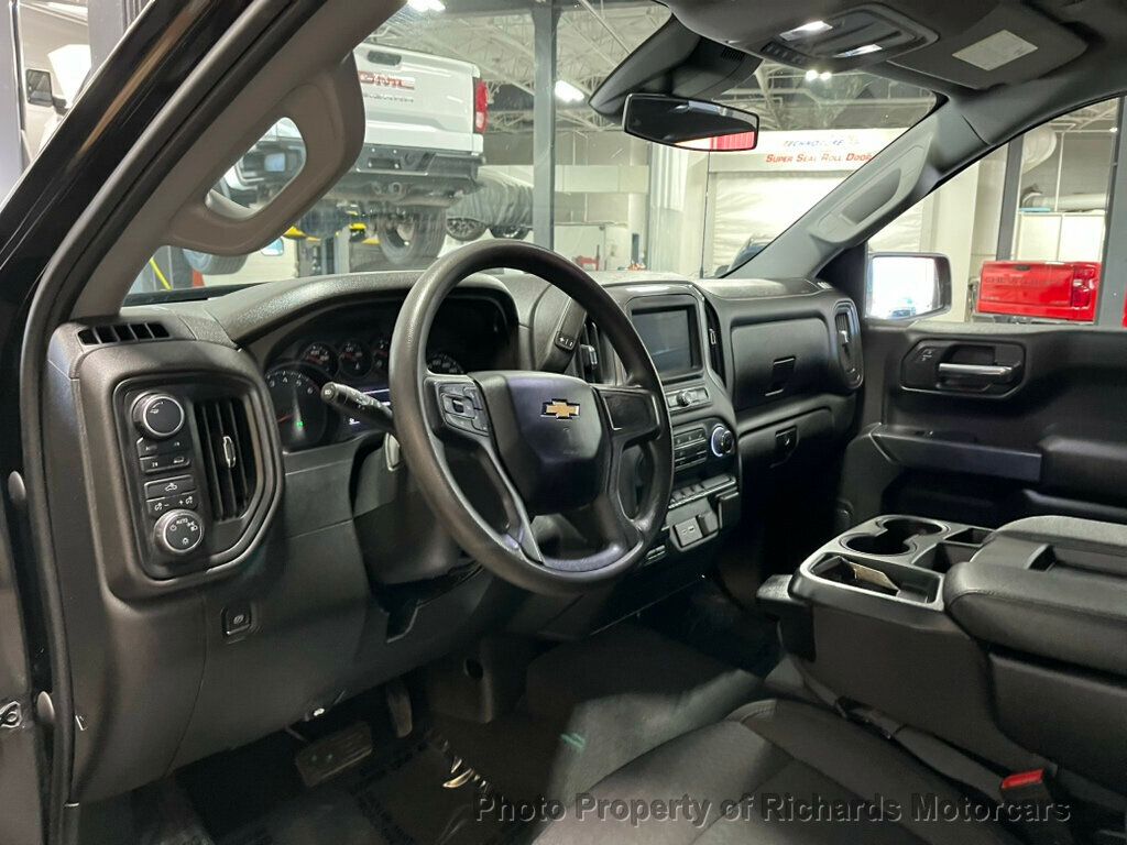 2023 Chevrolet Silverado 1500 Custom photo 6