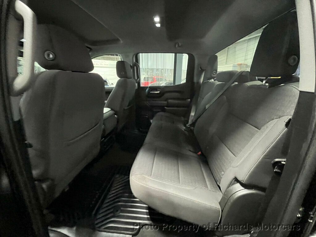 2023 Chevrolet Silverado 1500 Custom photo 9