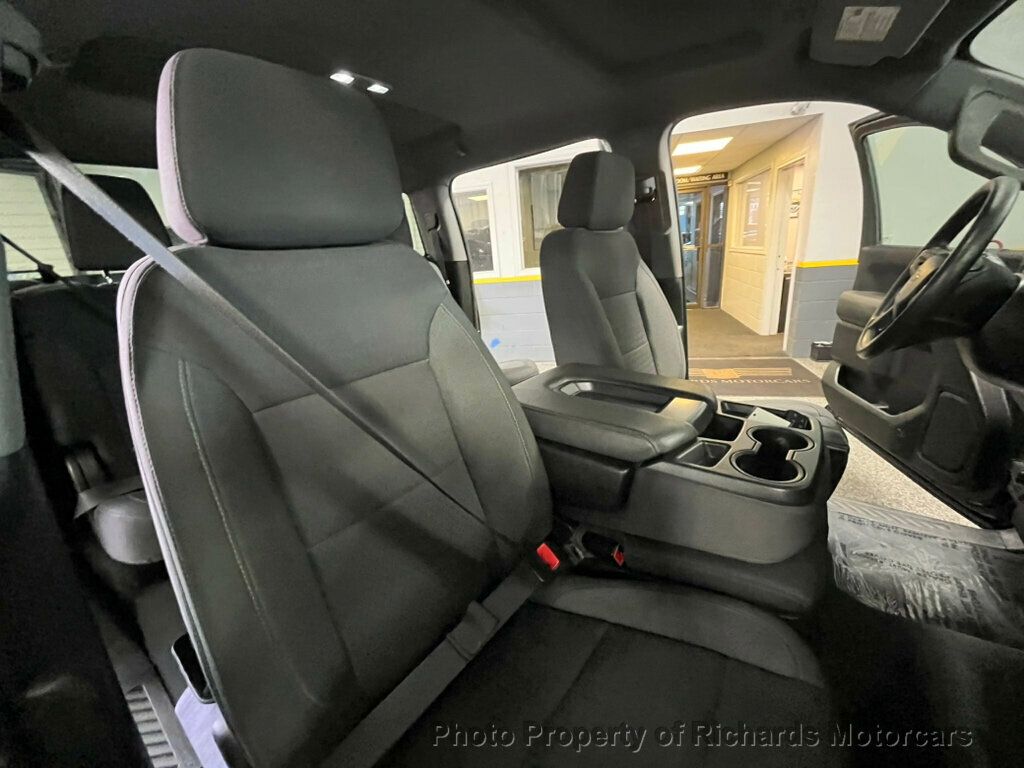 2023 Chevrolet Silverado 1500 Custom photo 12