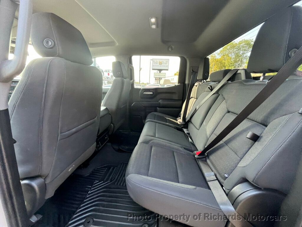 2023 Chevrolet Silverado 1500 Custom photo 11