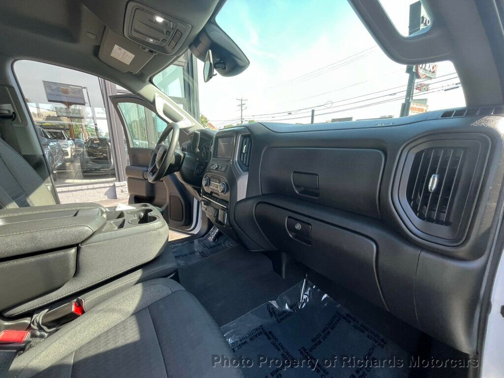 2023 Chevrolet Silverado 1500 Custom photo 14