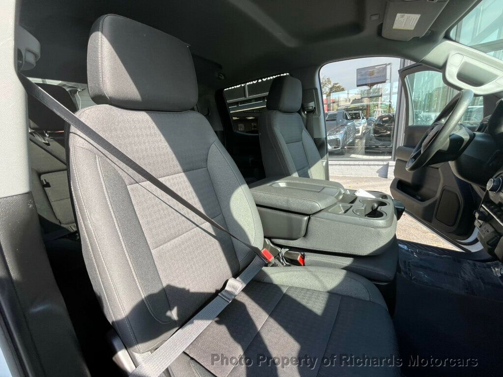 2023 Chevrolet Silverado 1500 Custom photo 15