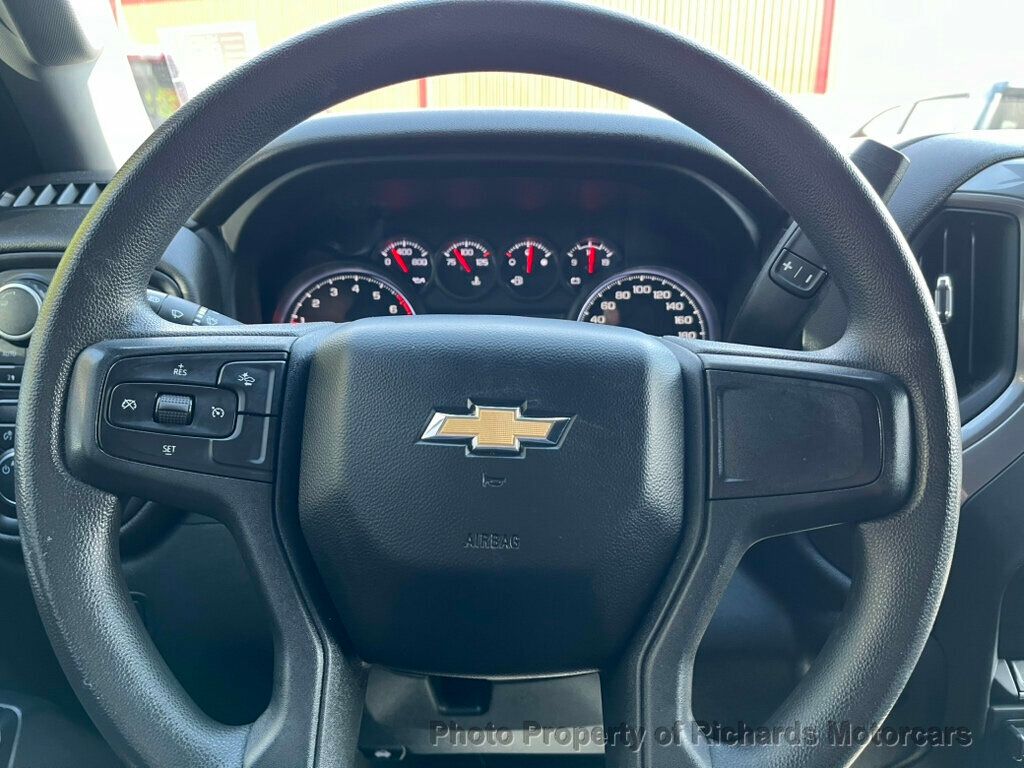2023 Chevrolet Silverado 1500 Custom photo 16