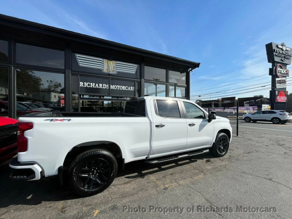 2023 Chevrolet Silverado 1500 Custom photo 2