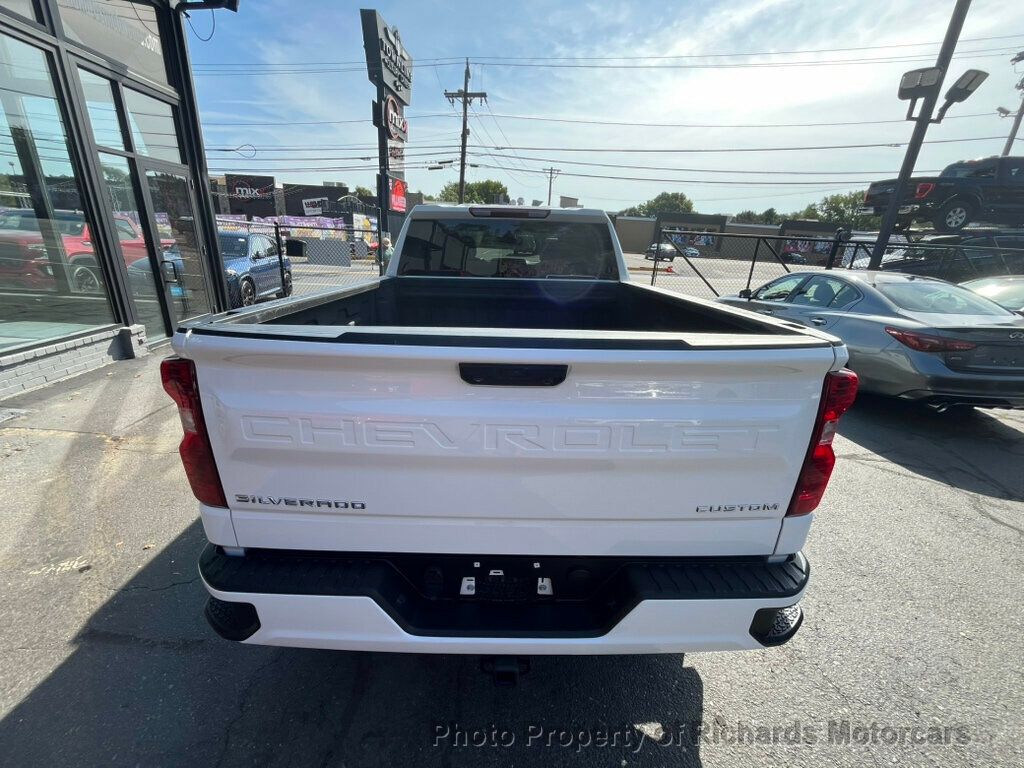 2023 Chevrolet Silverado 1500 Custom photo 4