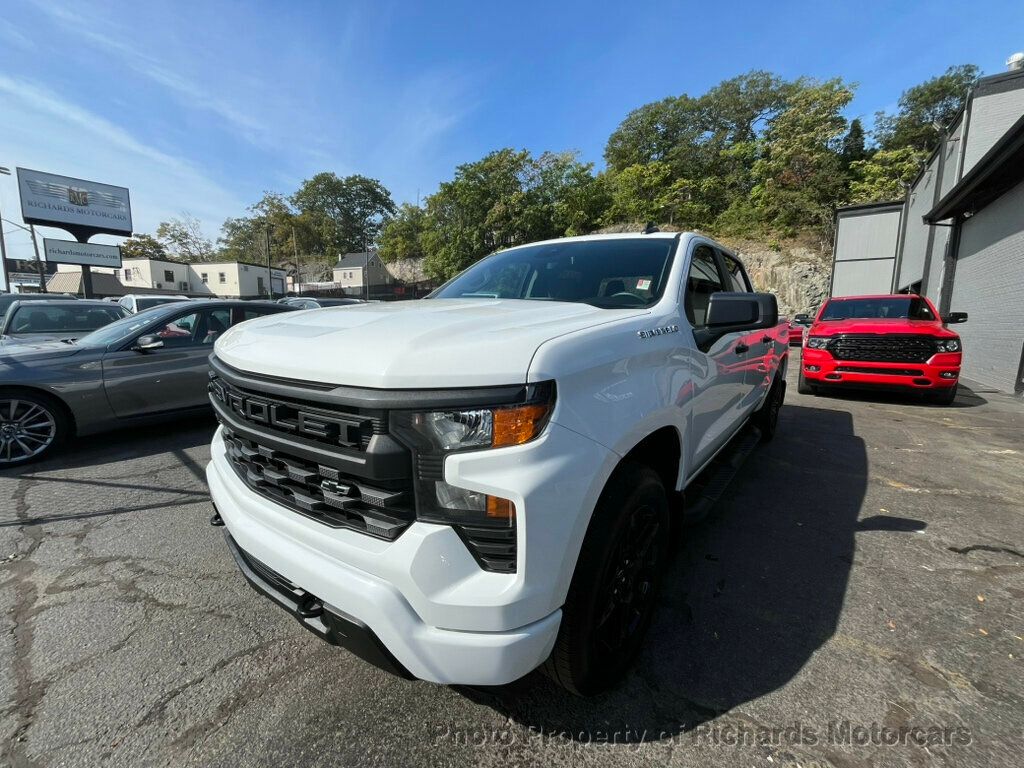 2023 Chevrolet Silverado 1500 Custom photo 5