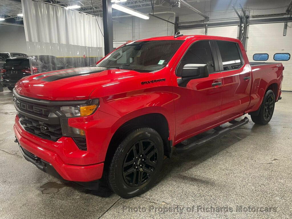 2023 Chevrolet Silverado 1500 4WD Crew Cab 157" Custom - 22939220 - 3