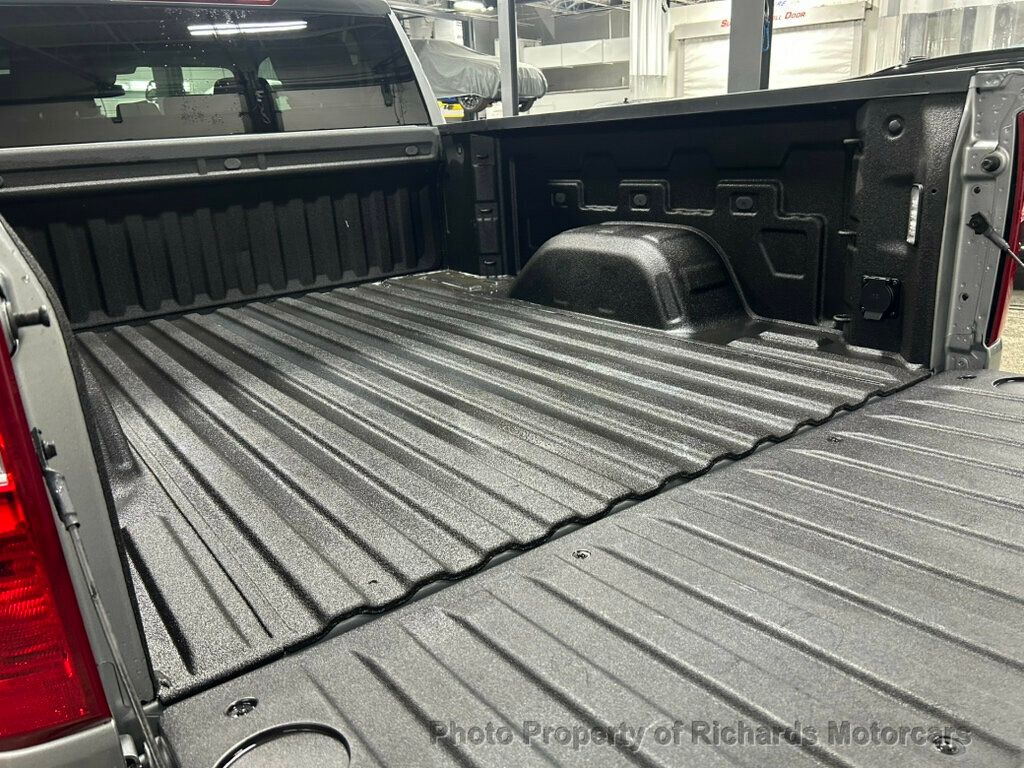 2023 Chevrolet Silverado 1500 4WD Crew Cab 157" Custom - 22939221 - 11