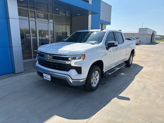 2023 Chevrolet Silverado 1500 4WD Crew Cab 157" LT - 23008472 - 3