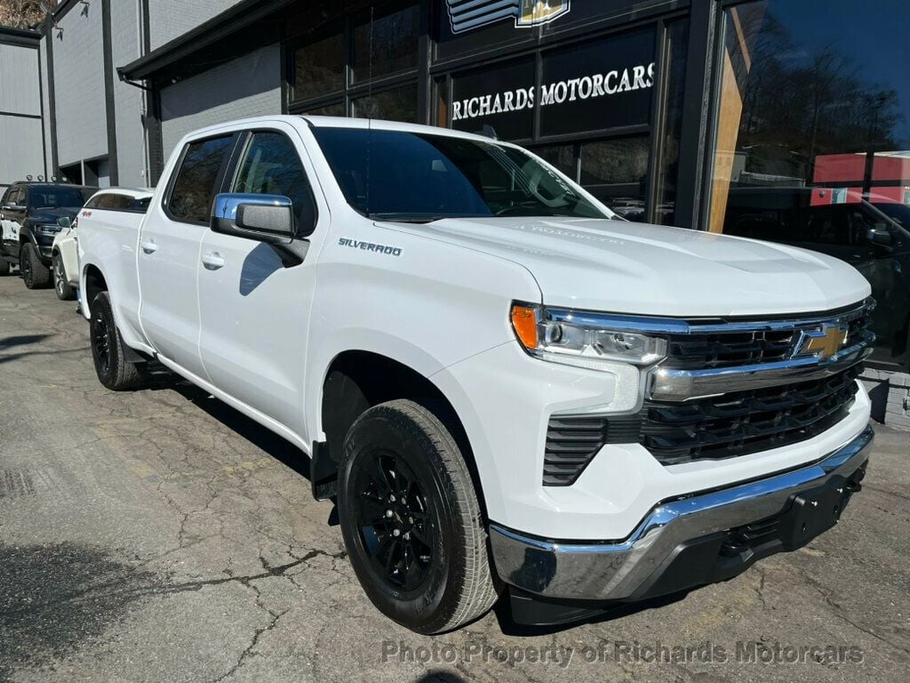 2023 Chevrolet Silverado 1500 4WD Crew Cab 157" LT - 22783927 - 0