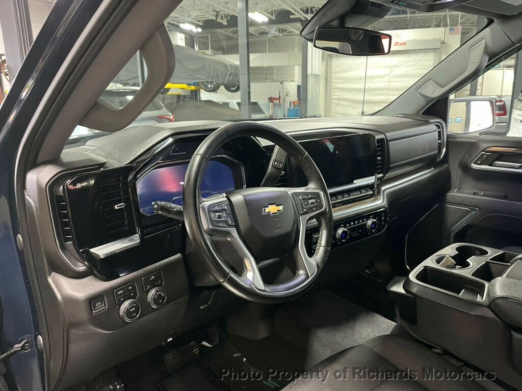 2023 Chevrolet Silverado 1500 LT photo 10